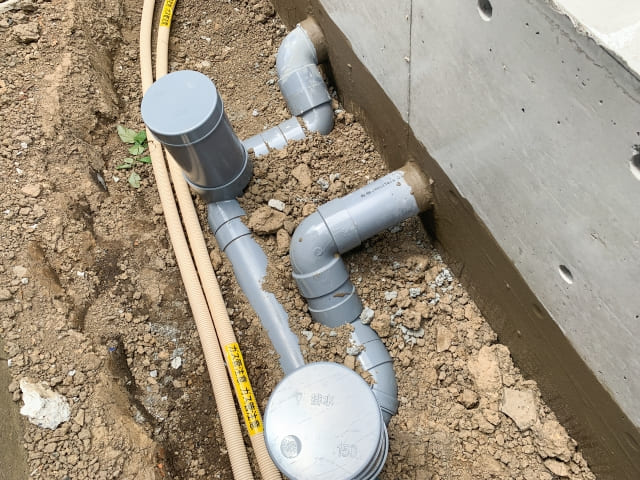 屋外給排水工事の配管